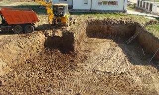 Рытье котлованов под фундамент в Новомосковске – цена от 2574 руб. за м3 | 2Землекопа-Нвм